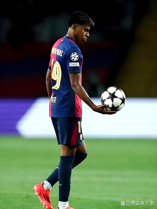 北京国安玄学加持？罕见：河南球迷震撼出征，大量聚集在候车厅