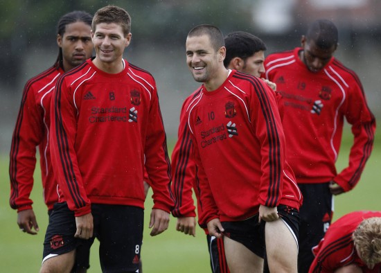 篮球勇士官方宣布签下新秀后卫