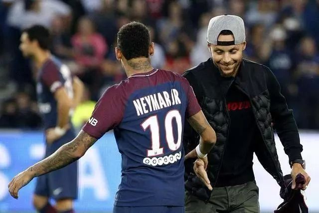 布冯：内马尔是我合作过的最佳球员，他配得上五座金球奖